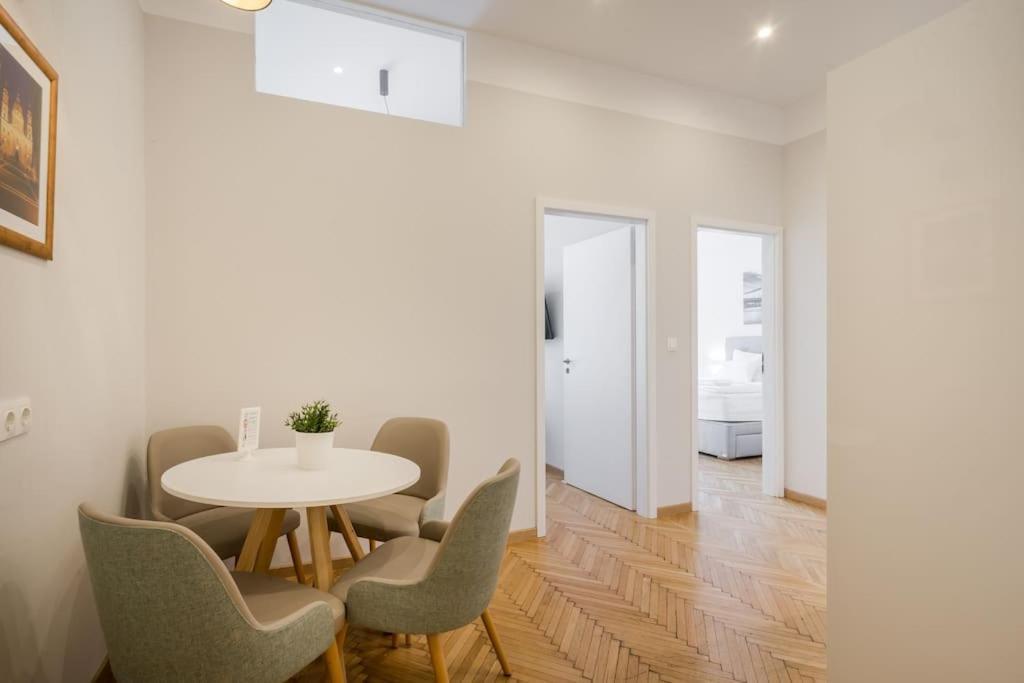Klauzal City Garden Apartments - 2-Bedroom K34 Budapest Esterno foto